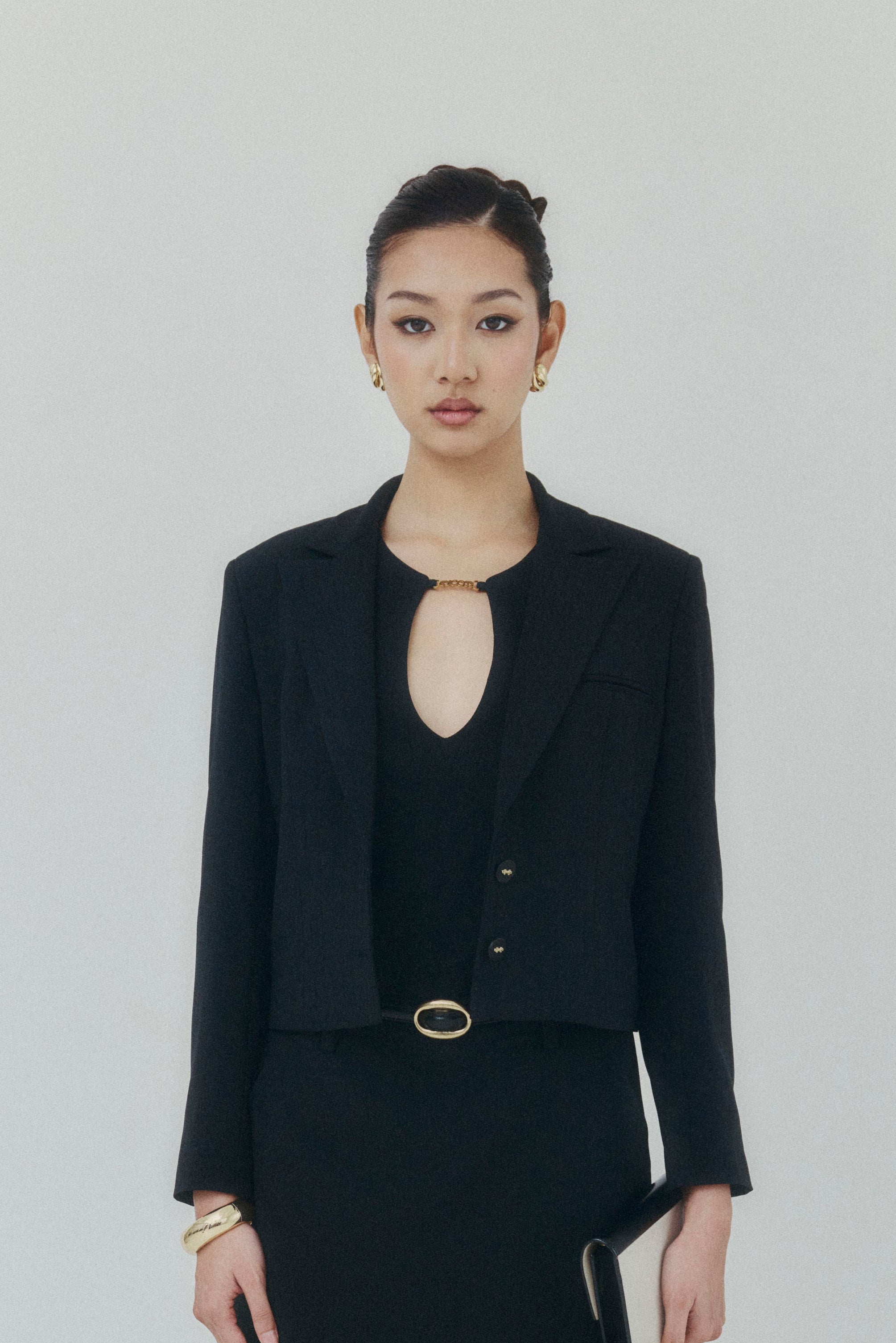 Signature Noir Cropped Crepe Blazer