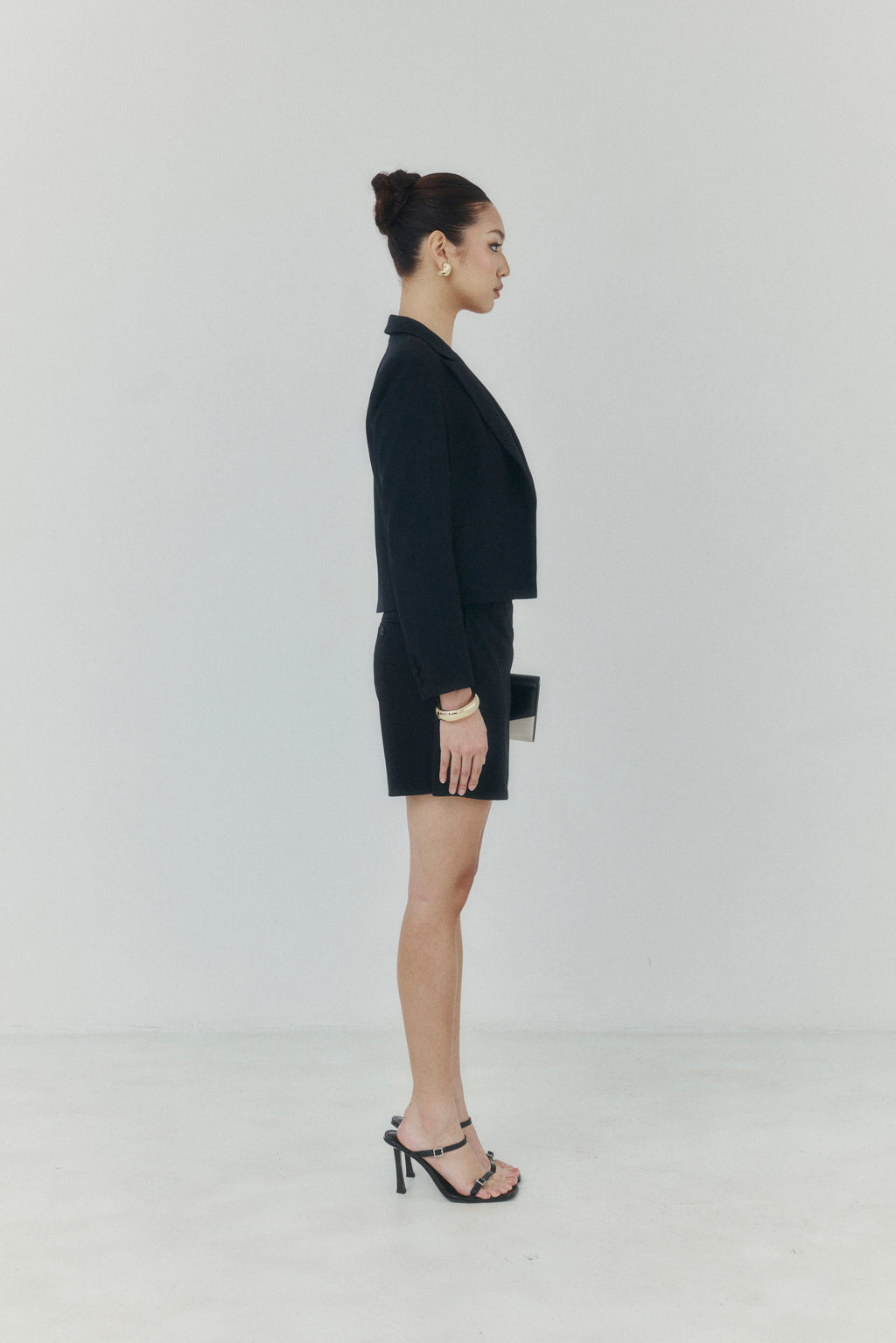 Signature Noir Cropped Crepe Blazer
