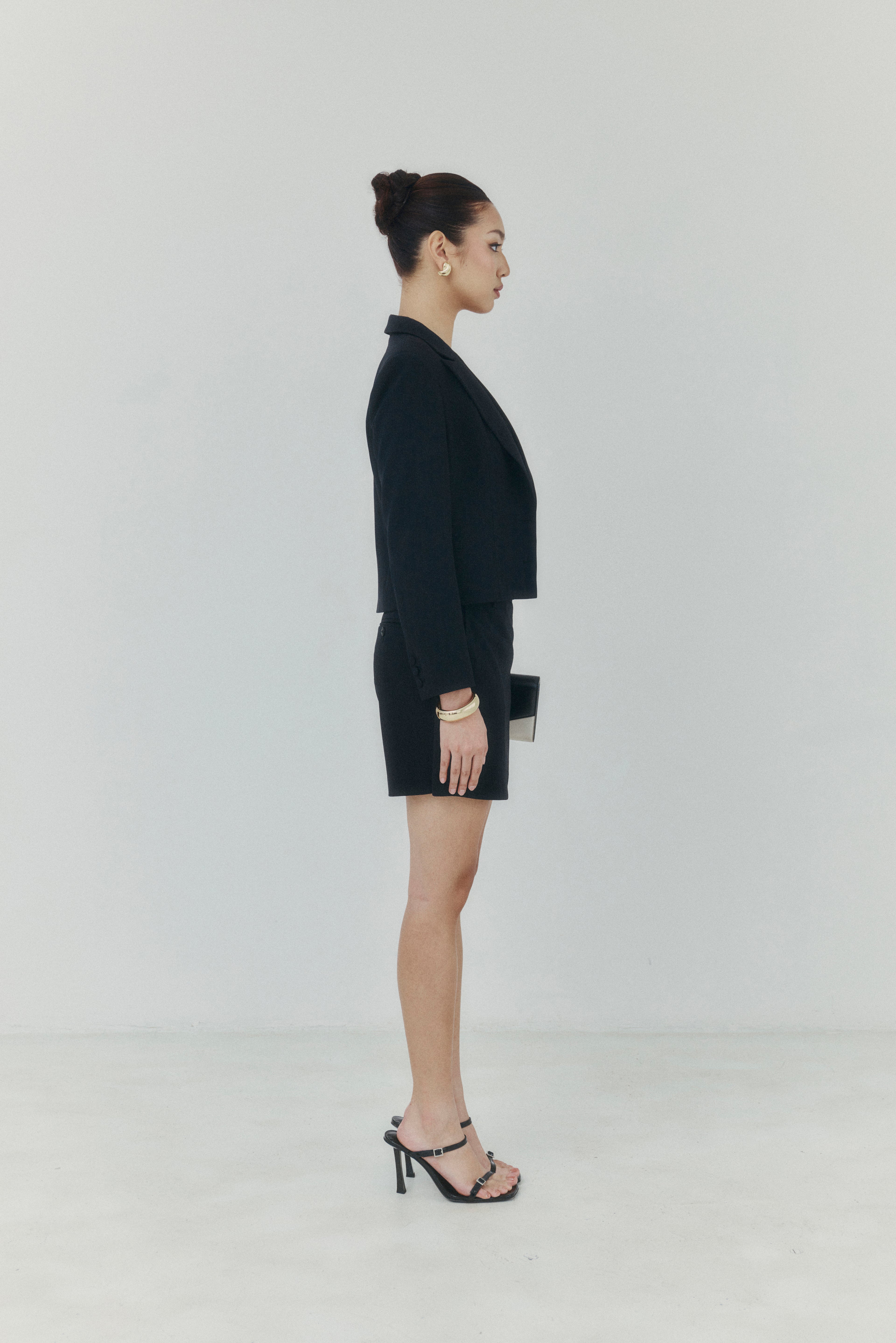 Signature Noir Cropped Crepe Blazer