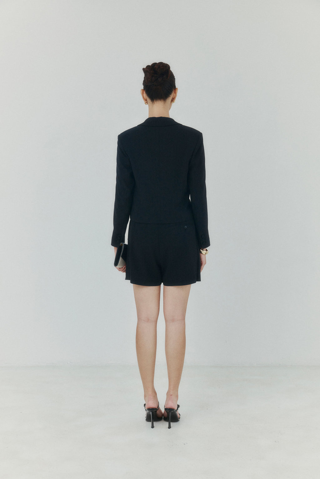 Signature Noir Cropped Crepe Blazer